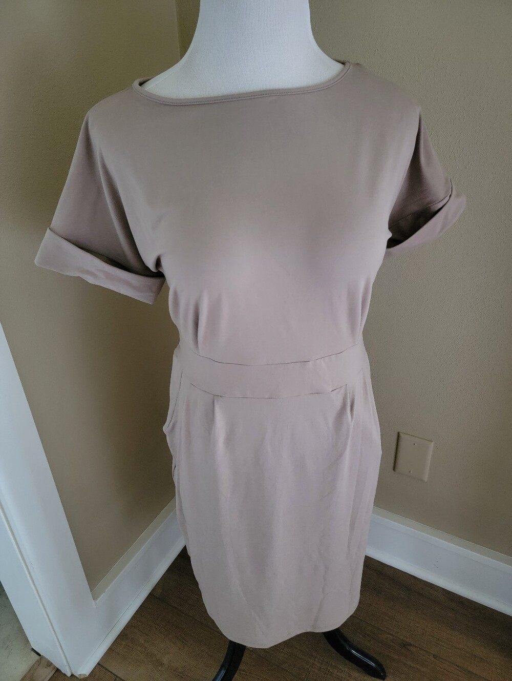 Sz. S Zenana Classic Short Sleeve Taupe Sheath Dress